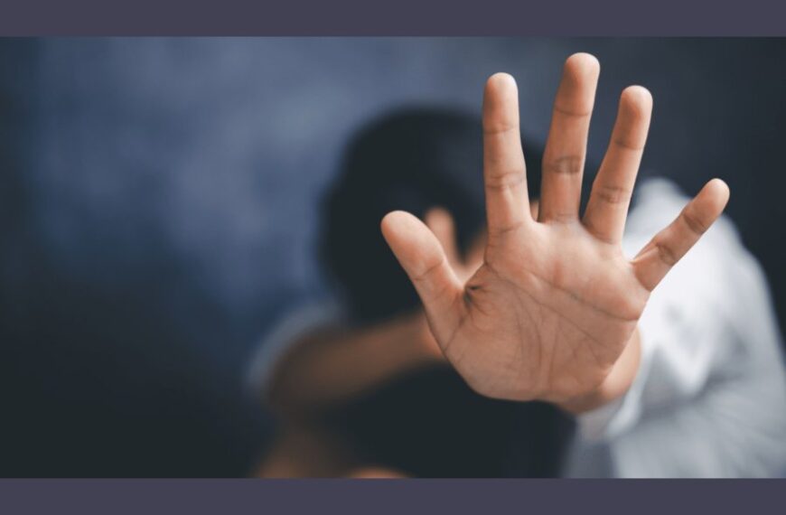 Violan y embarazan a joven con retraso madurativo: Buscan al autor
