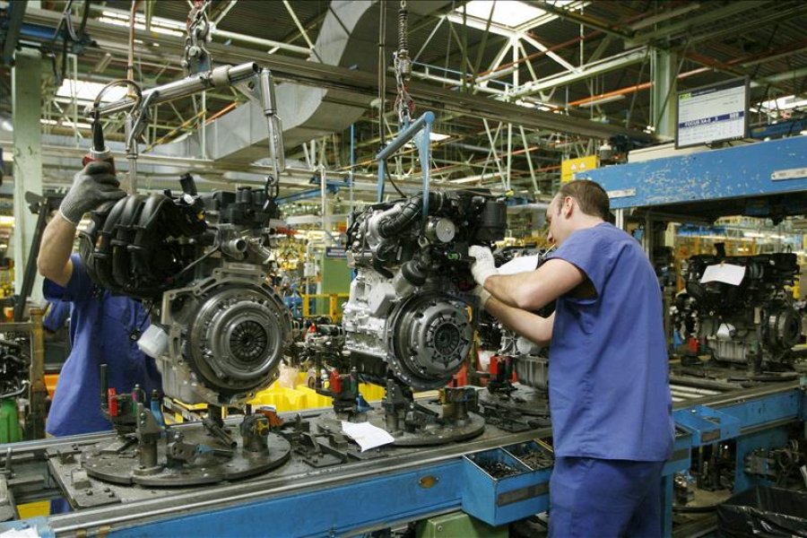 El Gobierno bajará por decreto las retenciones para más de 4000 productos industriales
