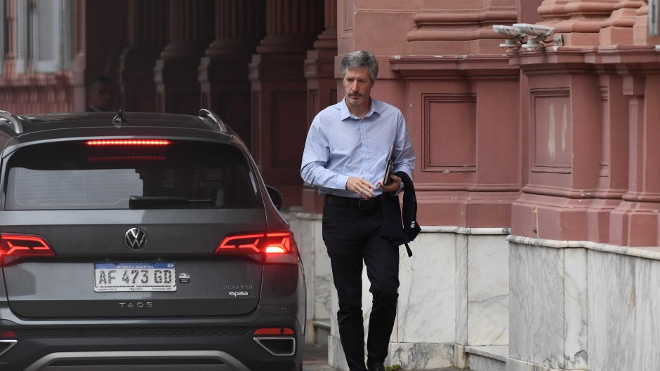 La voracidad del Galicia para sacar dólares del país, obligó al Central a apretar el cepo