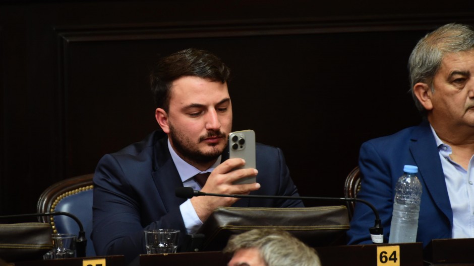 Golpe interno de Santiago Caputo para voltear a Espert y poner a Romo