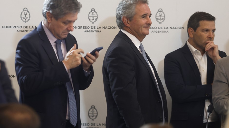 El gobierno lanzó su primer reperfilamiento «amigable» de deuda