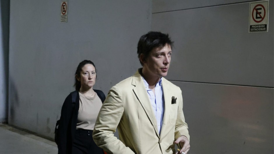 Los trolls de Santiago Caputo furiosos porque Karina los echa de las listas: «Pareja, la concha de tu madre»