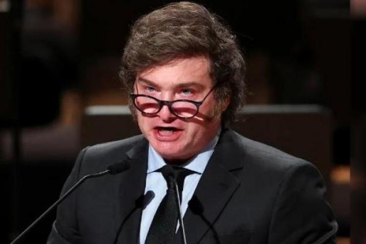 Denuncian que Milei burló la ley para nombrar a una amiga en un cargo diplomático en España