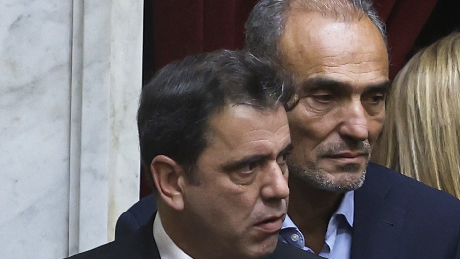 Guerra abierta entre Santiago Caputo y Lule Menem por la caja del PAMI