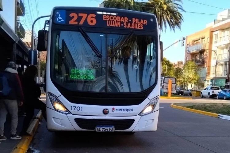 El Gobierno convocó a una reunión para destrabar el paro de colectivos