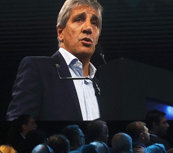 El nuevo blanqueo sale por decreto y esperan USD 10.000 millones