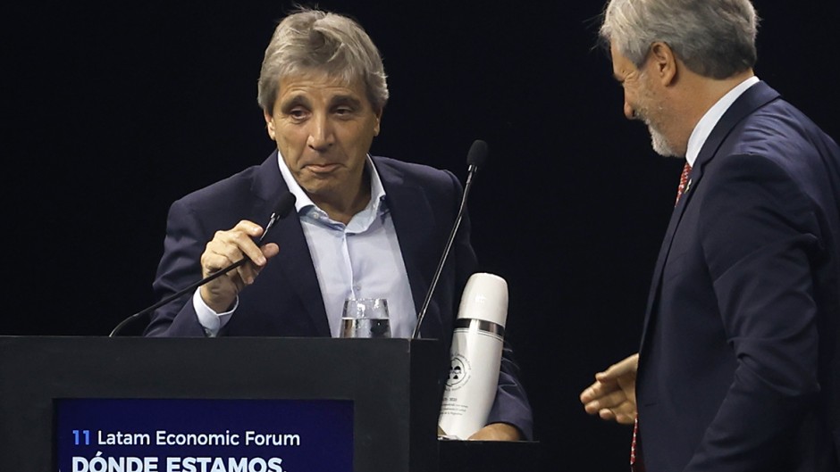 Caputo ahora patea la baja de retenciones para cuando la Argentina crezca un 6 por ciento