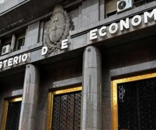 Se profundiza el carry trade: El Tesoro sale a renovar 8 billones