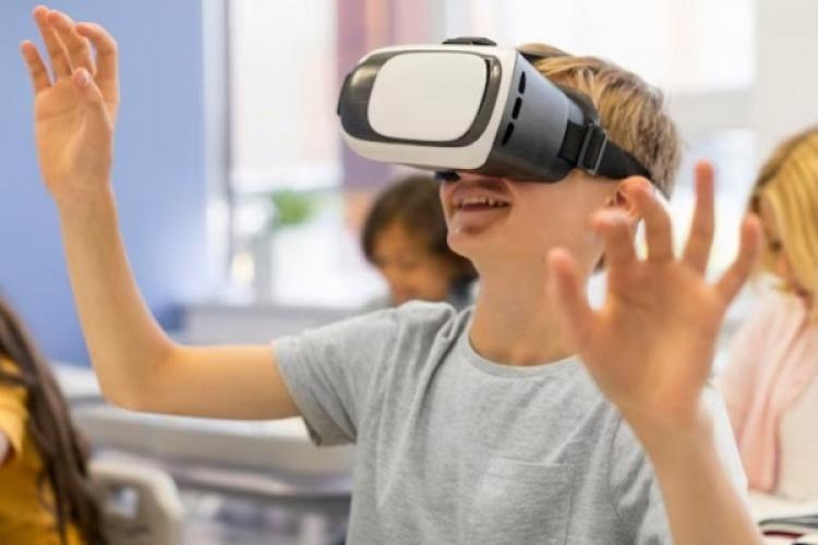 Capital Humano lanza PaideIA para enseñar inteligencia artificial desde la escuela primaria