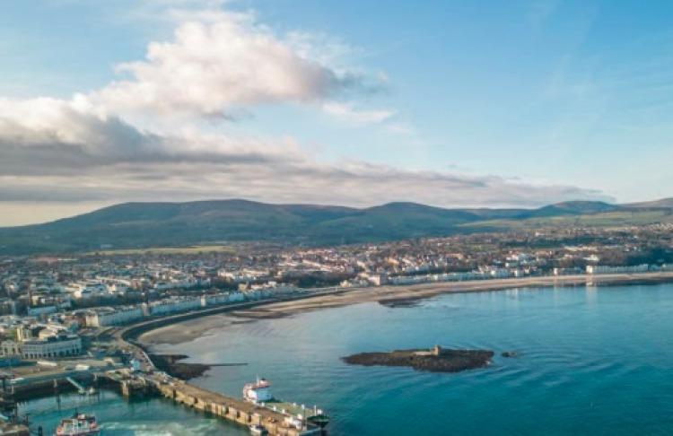 Trascendió que la Isla de Man, es la colonia inglesa en la que Toto Caputo guarda sus dólares