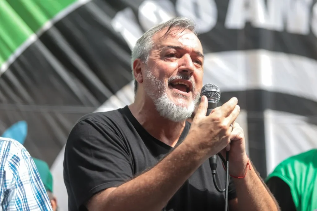 ATE tildó de «fraude» a la paritaria y exigió un salario mínimo de más de $1.800.000