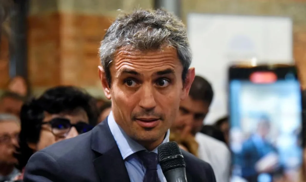 La oposición reclama a Martín Menem y Victoria Villarruel reapertura de paritarias para empleados