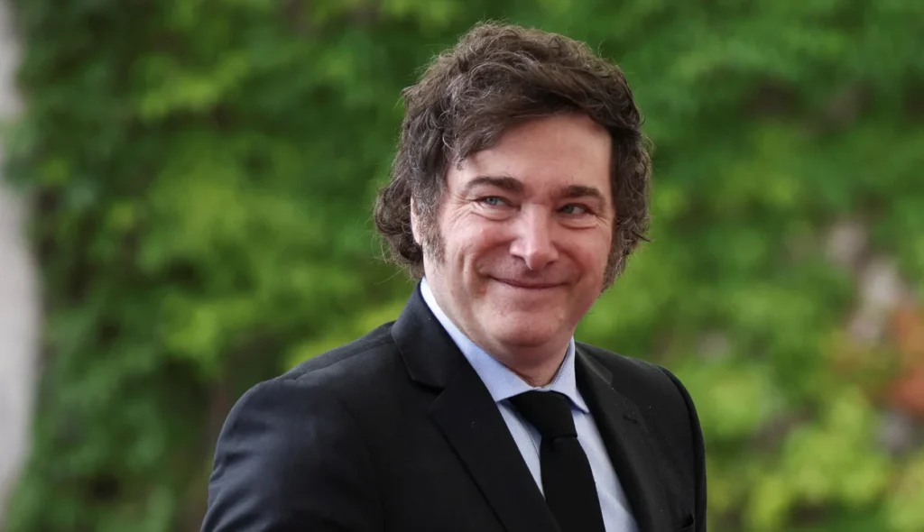 El presidente Javier Milei denunció a tres periodistas por injurias