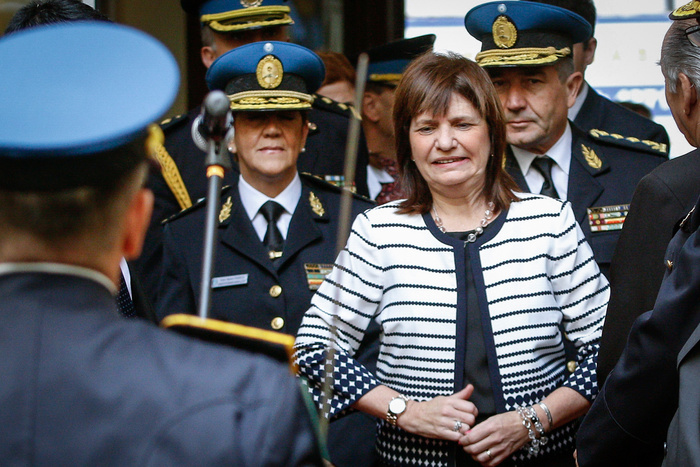 Capuchetti le pide ayuda a Bullrich para desviar la investigación del atentado a CFK