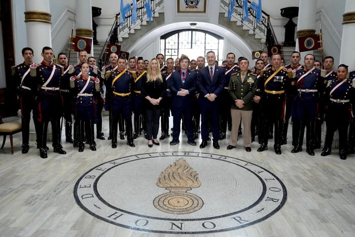 Milei, «granadero honorífico»
