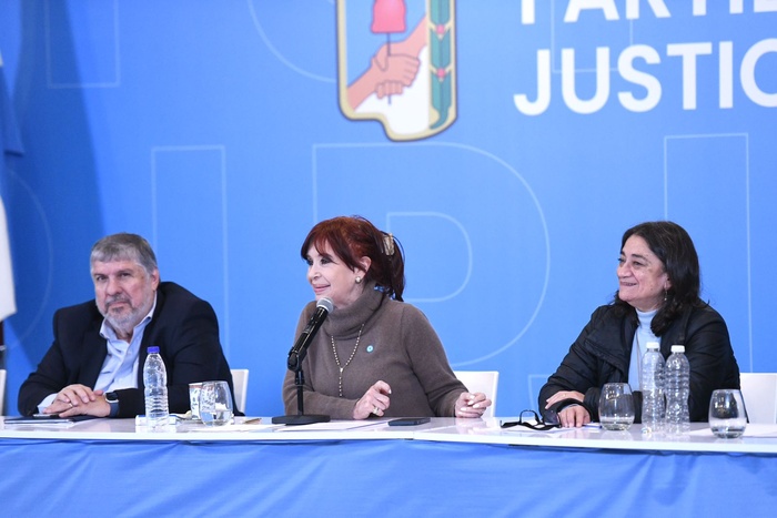 Cristina Kirchner encabezó una cumbre del PJ con el objetivo de «conformar una propuesta a nivel nacional»