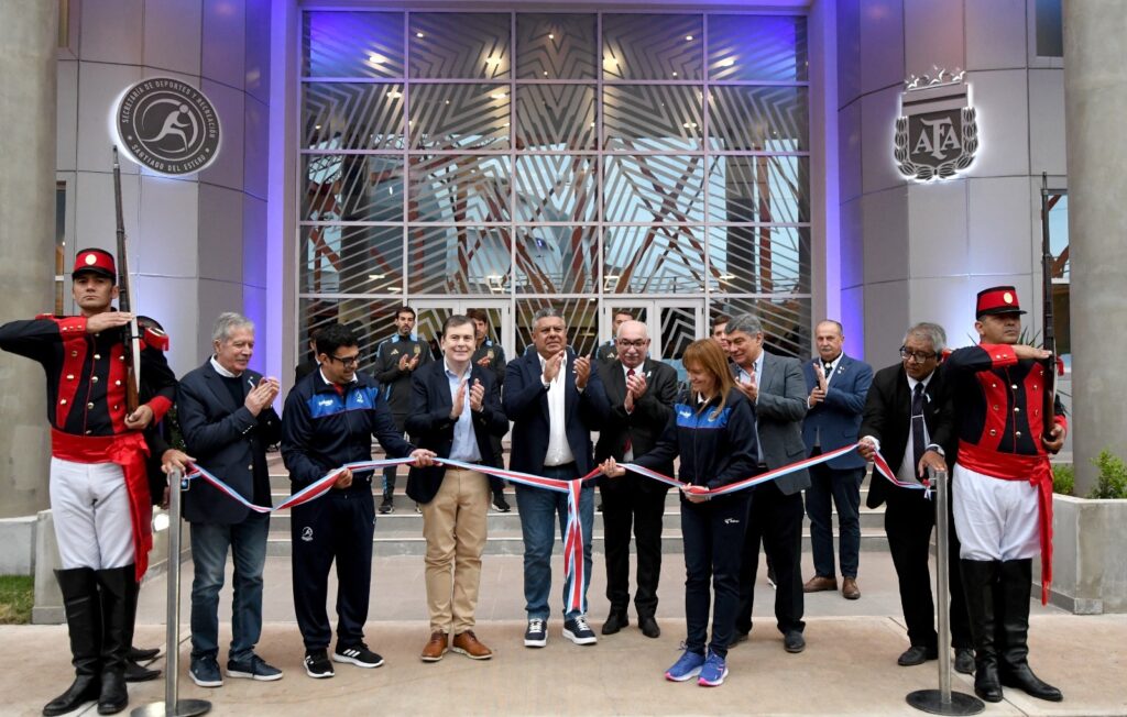 El Gobernador Zamora inauguró el nuevo edificio de la Secretaría de Deportes y Recreación