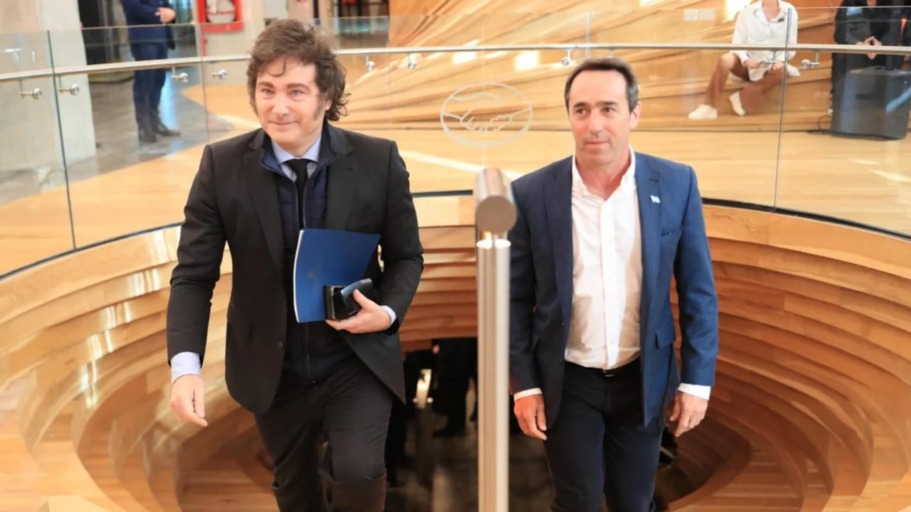 Denuncian a Mercado Libre por abuso de posición dominante, por dumping y por promover competencia desleal. Piden su partición como empresa