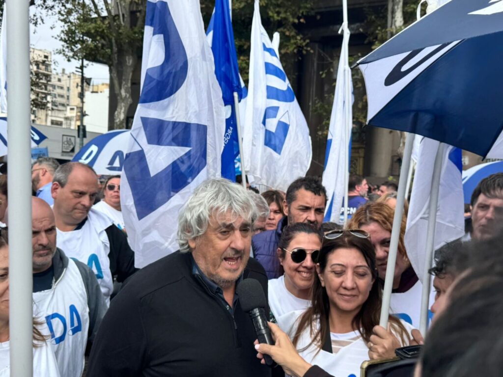 Docentes de la CGT denuncian que el Gobierno «se expulsó de la paritaria» y se adjudica «poder de veto» a los aumentos