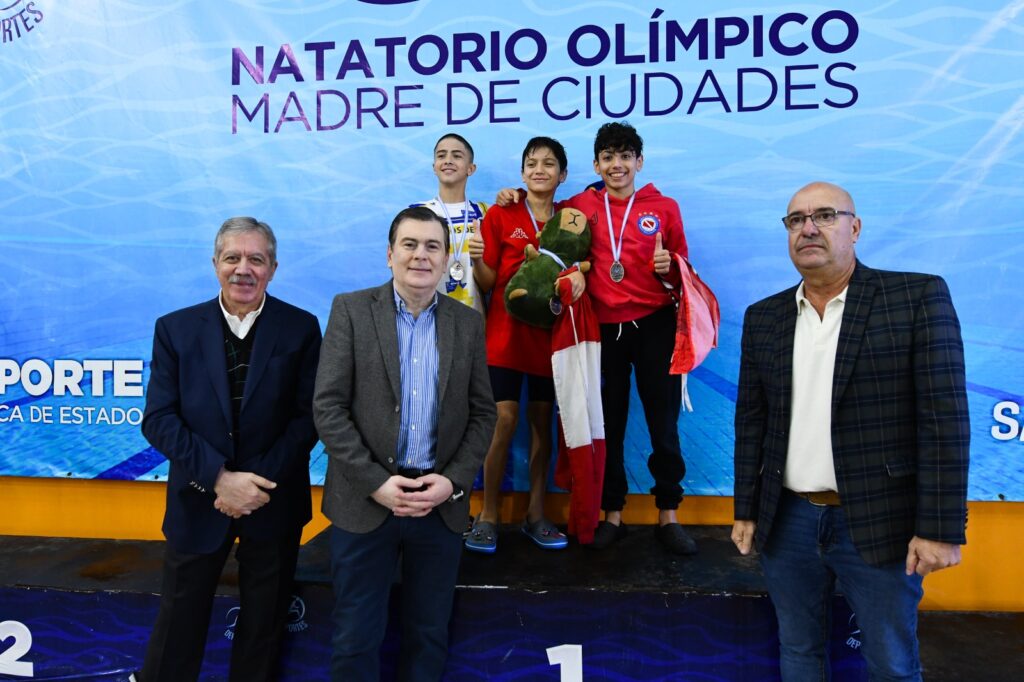 Zamora asistió al Campeonato Nacional de Natación de infantiles y Menores en el Natatorio Olímpico “Madre de Ciudades”