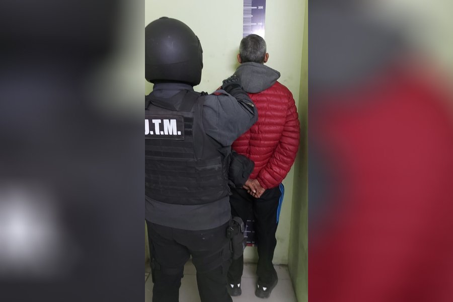 Forzaba la ventana para entrar a casa de su ex y esta activó el antipánico