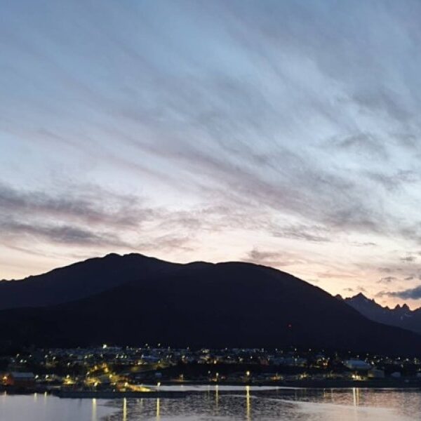 Fuerte sismo en Chile activa alerta de tsunami y obliga a evacuar a Ushuaia
