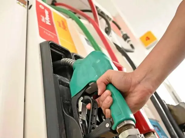 El resto de las petroleras siguieron a YPF y bajaron los precios de sus combustibles