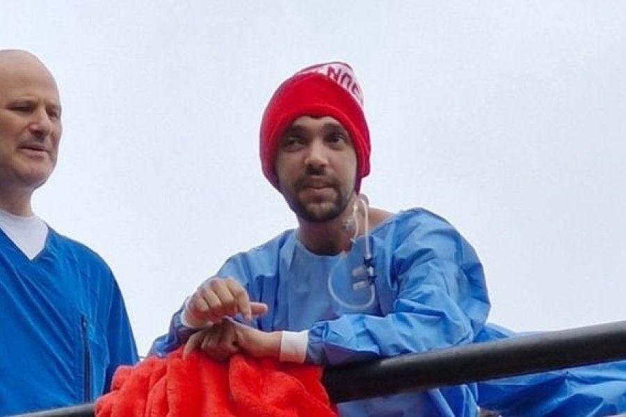 Pablo Grillo caminó por el balcón del hospital Ramos Mejía