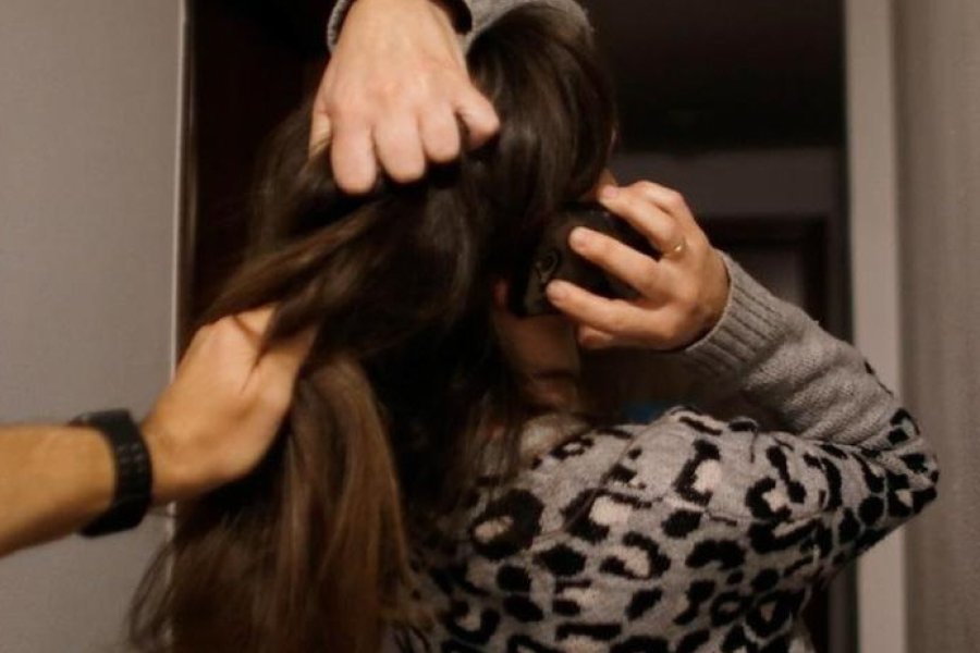 B° Sargento Cabral: Llegó «dado de vuelta» y arrastró de los pelos a su novia hacia la habitación