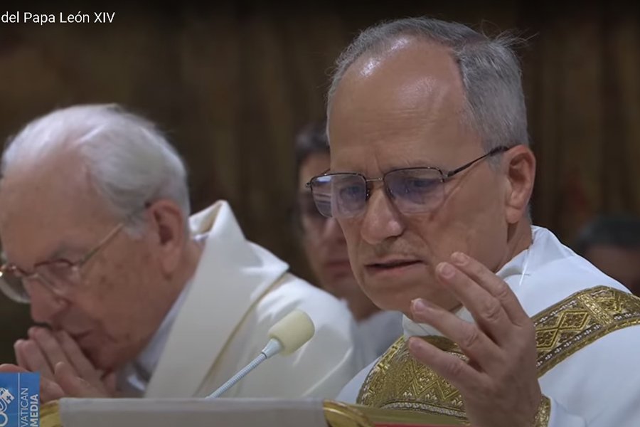 Papa León XIV en su primera misa: «Quiero que caminen conmigo, porque somos Iglesia»