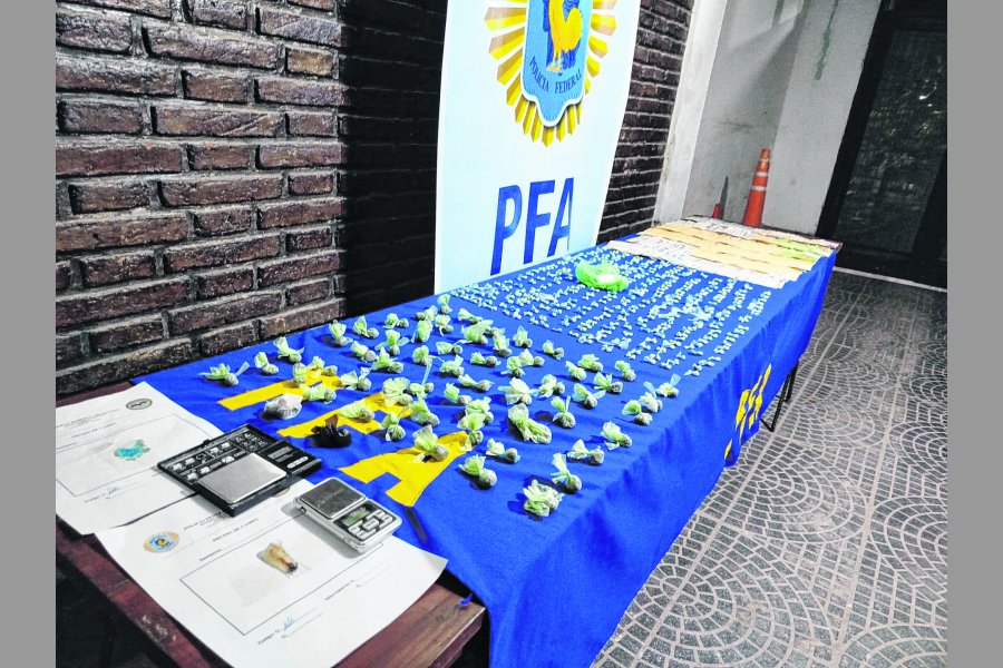 B° Campo Contreras: Secuestran 400 dosis de cocaína, 100 envoltorios de marihuana y más de $ 1.300.000