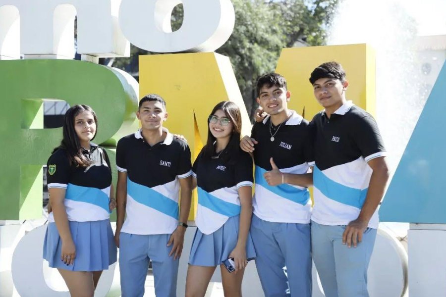 Las Termas: Unos 180 alumnos promovieron el turismo local en la plaza San Martín