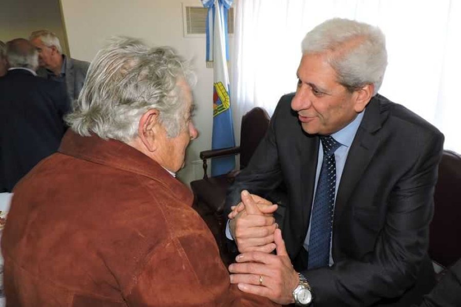 José Emilio Neder despide a Pepe Mujica: «Un Legado de Sabiduría y Humildad para Latinoamérica»