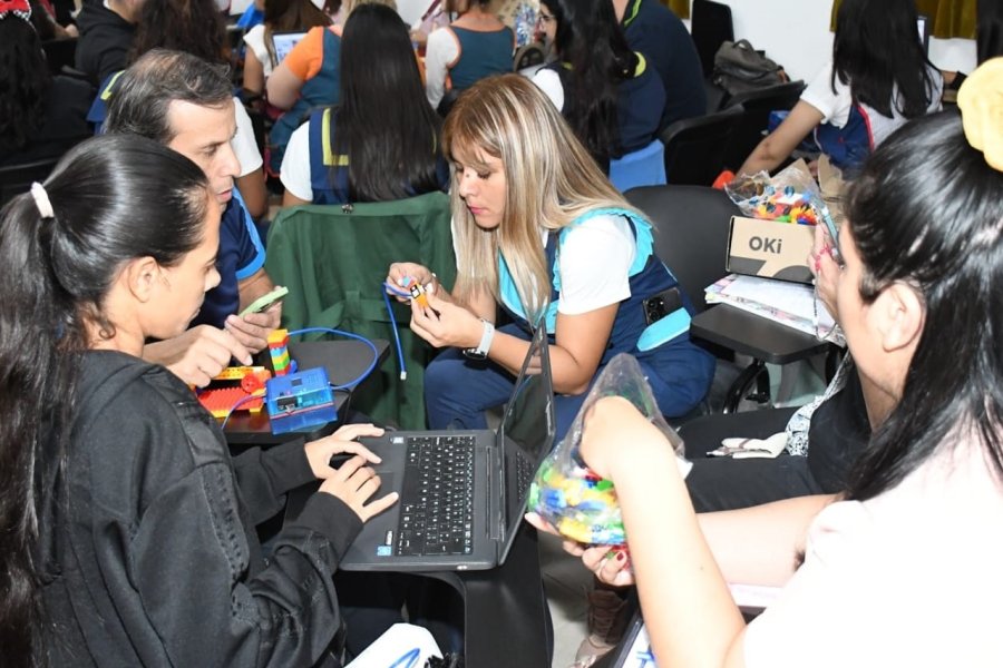 Docentes de los jardines municipales se capacitaron sobre juegos pre ajedrecísticos
