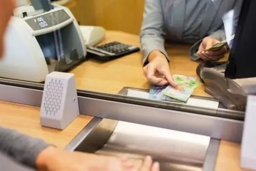 Los bancarios recibirán un nuevo aumento: el salario inicial será de $1.831.812,66