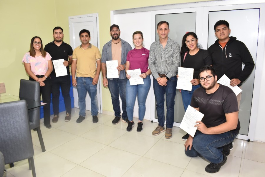 Aula Móvil: Entregaron certificados del curso de Informática