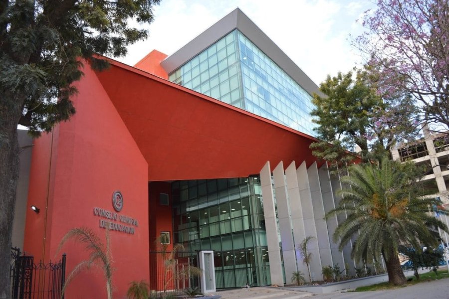 Ofrecen cargos y horas cátedra titulares y suplentes por necesidad de servicio
