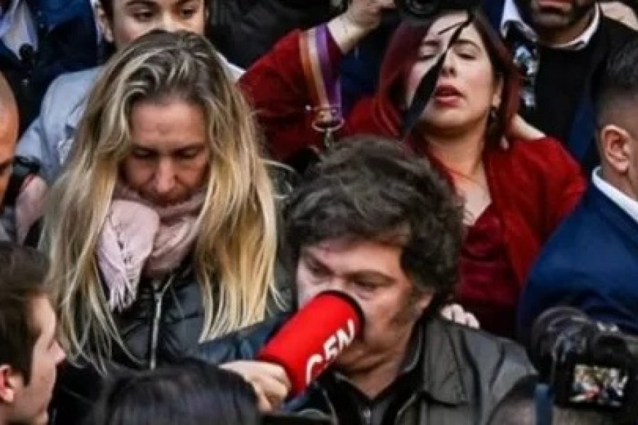 Milei se enojó con un periodista: «¿Me pegaste a propósito, no?»