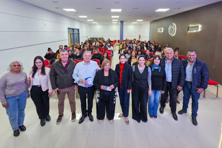 Capacitación en finanzas para mujeres trabajadoras del sector público y privado