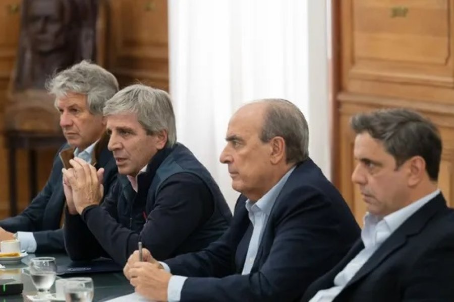 Francos y Caputo se reunieron con gobernadores en busca de apoyo de las provincias al «plan colchón»