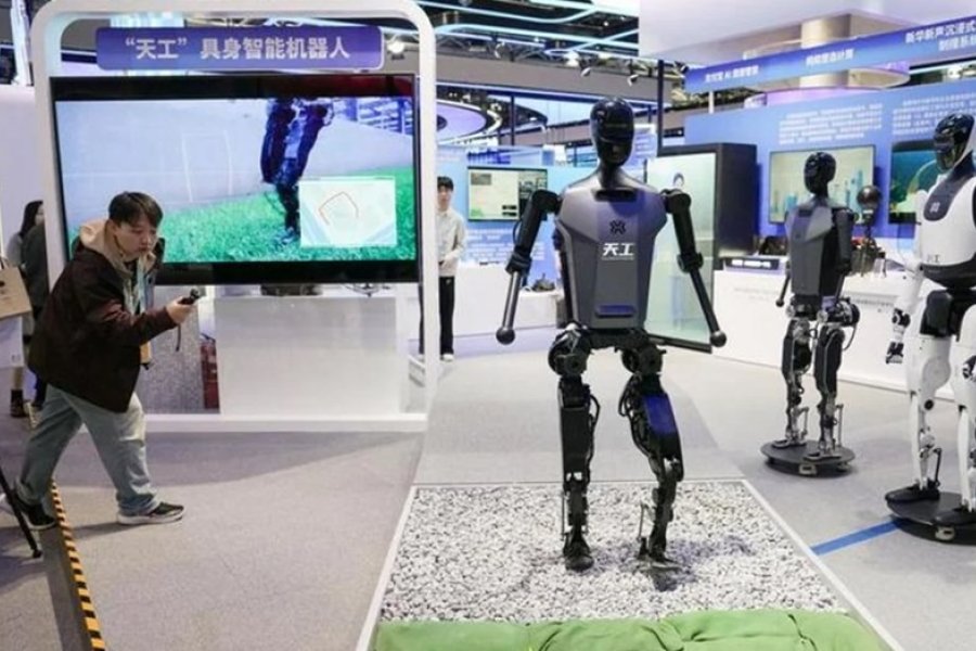 Robots humanoides chinos ya realizan tareas propias de los empleados de comercio