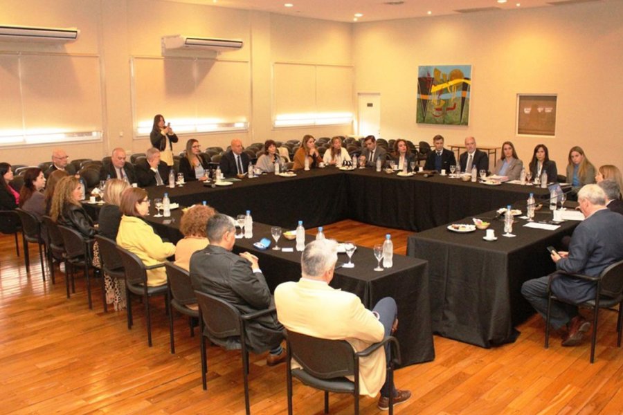 Autoridades provinciales trabajan sobre la problemática de la tierra