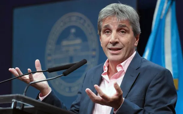 Luis Caputo se sumó a la cruzada contra los periodistas: «Van a desaparecer…»