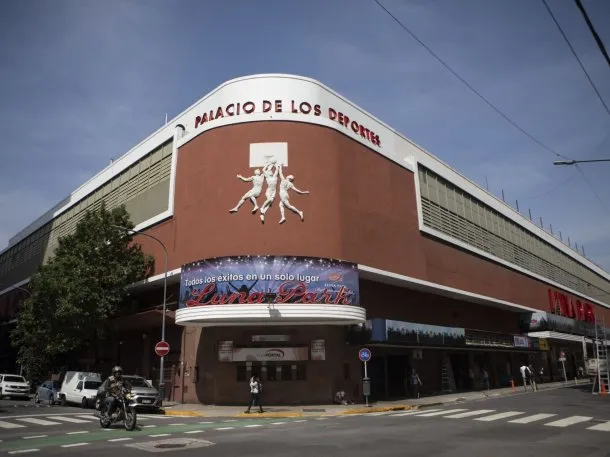 Aseguran que se demolerá el mítico Luna Park: qué empresa impulsa su reconstrucción