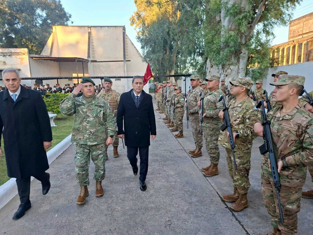 El Vicegobernador encabezó el acto por el Día del Ejército Argentino