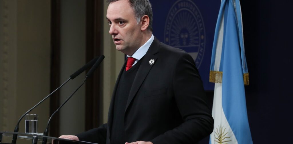 El Gobierno elimina el asueto por el Día del Empleado Público