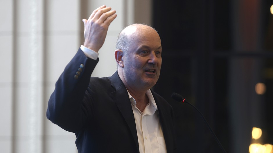 Por el ajuste, renunció el presidente del organismo regulador de los aeropuertos