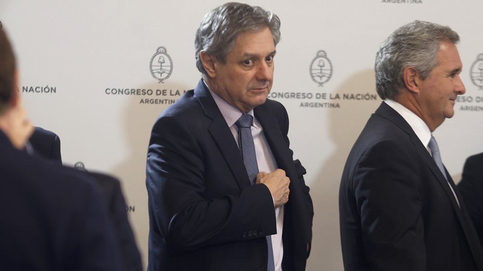 El equipo económico espera que baje el riesgo país por la detención de Cristina