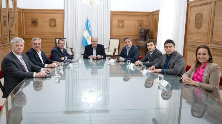 Gobernadores se reunieron con el Gobierno para discutir la recaudación, la coparticipación y el freno a la obra pública