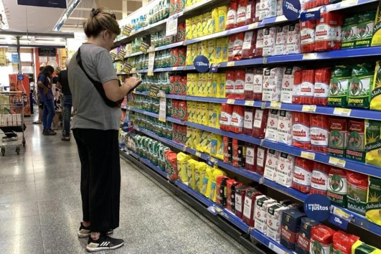Informe de la UBA: La capacidad de compra de los argentinos cayó un 30% entre 2016 y 2024